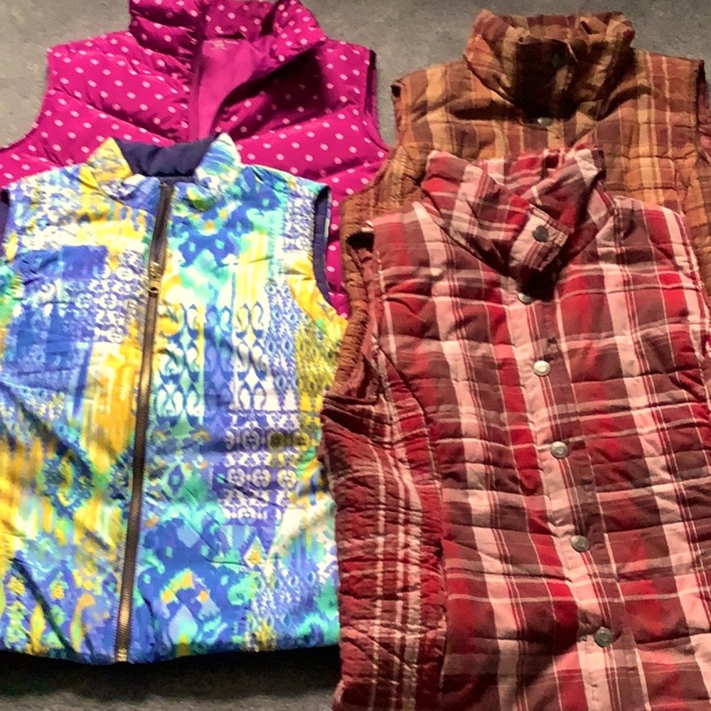 Lot of 4 vests 2 Bandolinos 2 Lands’ End